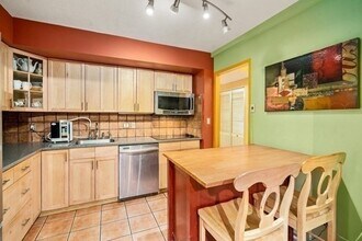 405 Langley Rd in Newton, MA - Building Photo - Building Photo