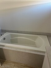 2570 Apricot Ln in Las Vegas, NV - Building Photo - Building Photo