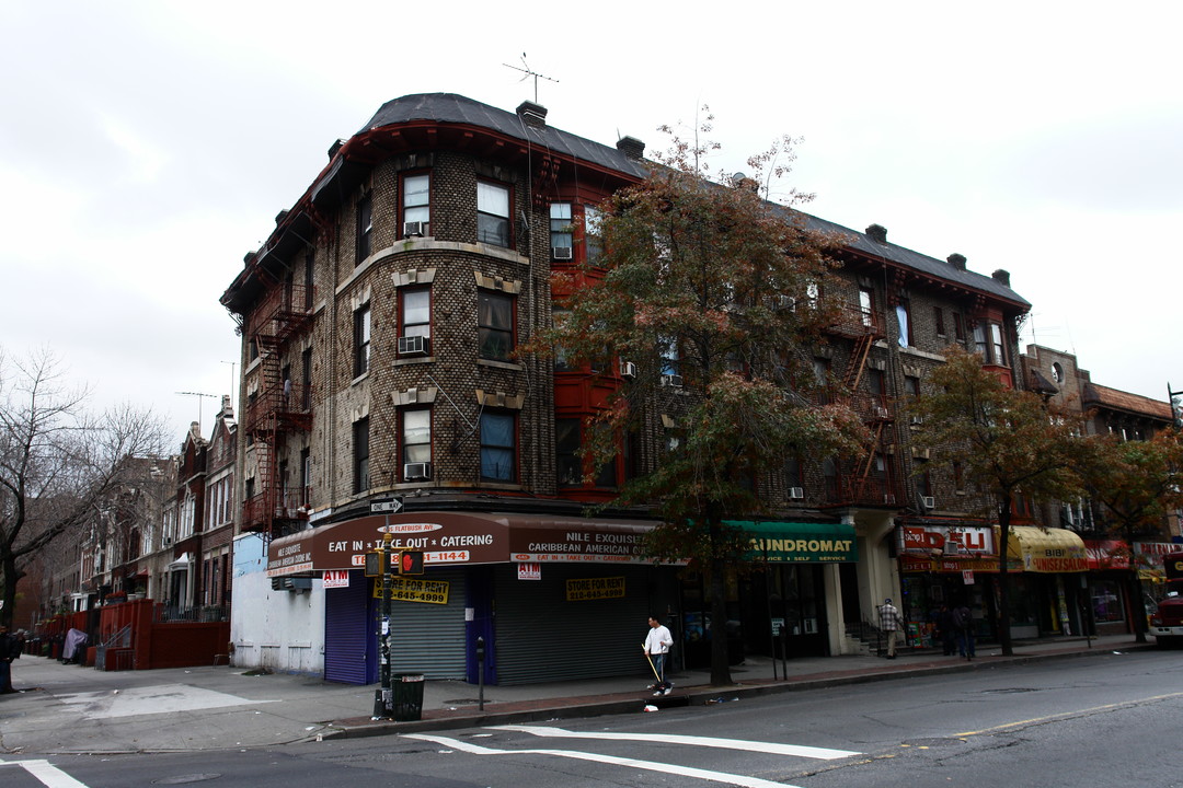 693 Flatbush Ave in Brooklyn, NY - Foto de edificio