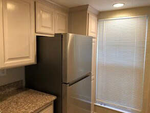 24352 Dover Ln in Hayward, CA - Building Photo - Building Photo