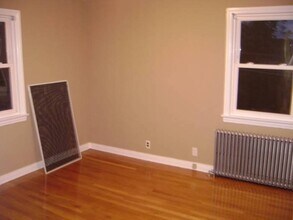 28 Wolfle St in Glen Cove, NY - Building Photo - Building Photo