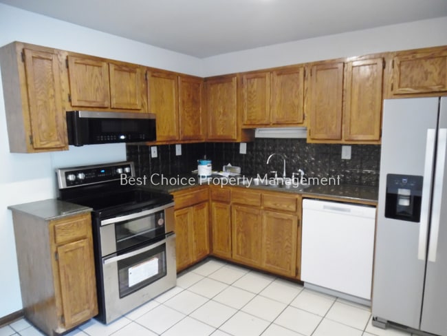 211 Brookside Dr in Duncan, SC - Building Photo - Building Photo
