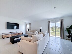 5023 Barnet Dr in Davenport, FL - Building Photo - Building Photo