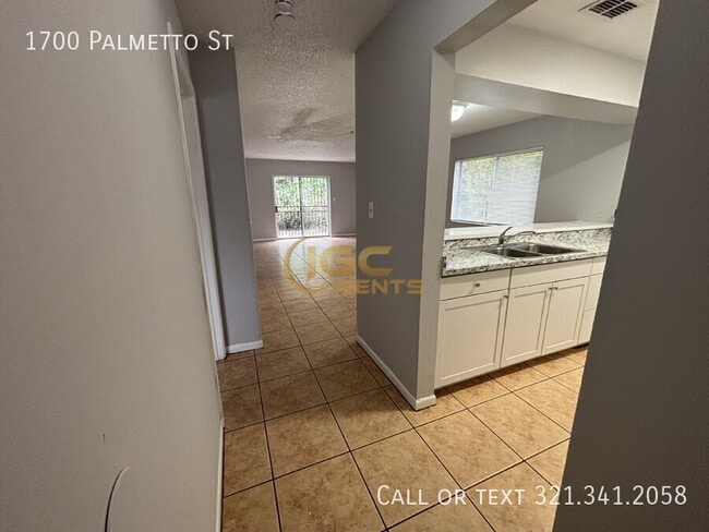1700 Palmetto St in Titusville, FL - Building Photo - Building Photo