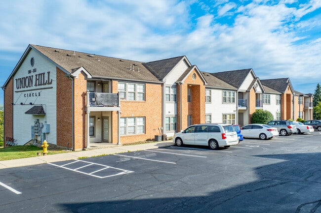 Prime on the Hill in Dayton, OH - Foto de edificio - Building Photo
