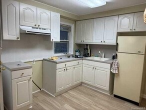 519 Fowler Ave in Franklin Square, NY - Building Photo - Building Photo