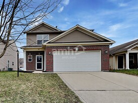 657 Blue Meadow Dr in Greenwood, IN - Building Photo