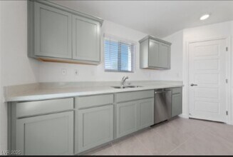 3541 Arcadian Sea St in Las Vegas, NV - Foto de edificio - Building Photo