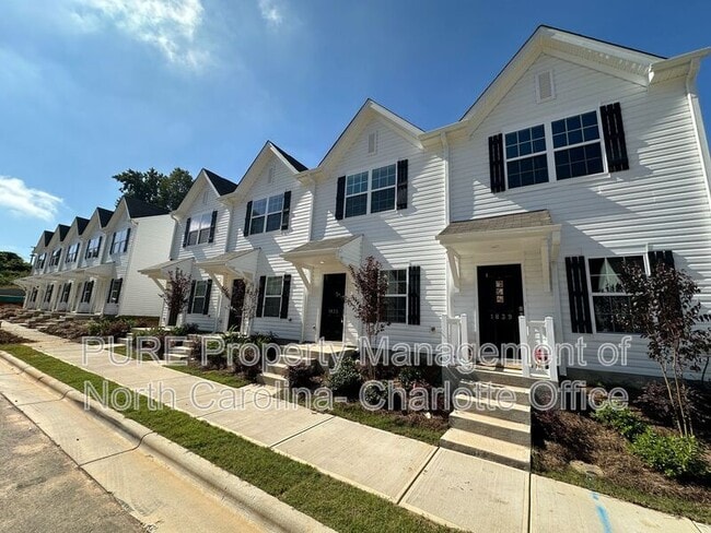 1835 Autumn Mist Dr in Winston-Salem, NC - Building Photo - Building Photo