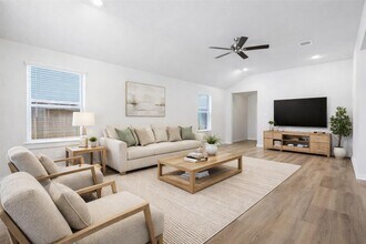 1124 Elsinore Dr in Arcola, TX - Building Photo - Building Photo