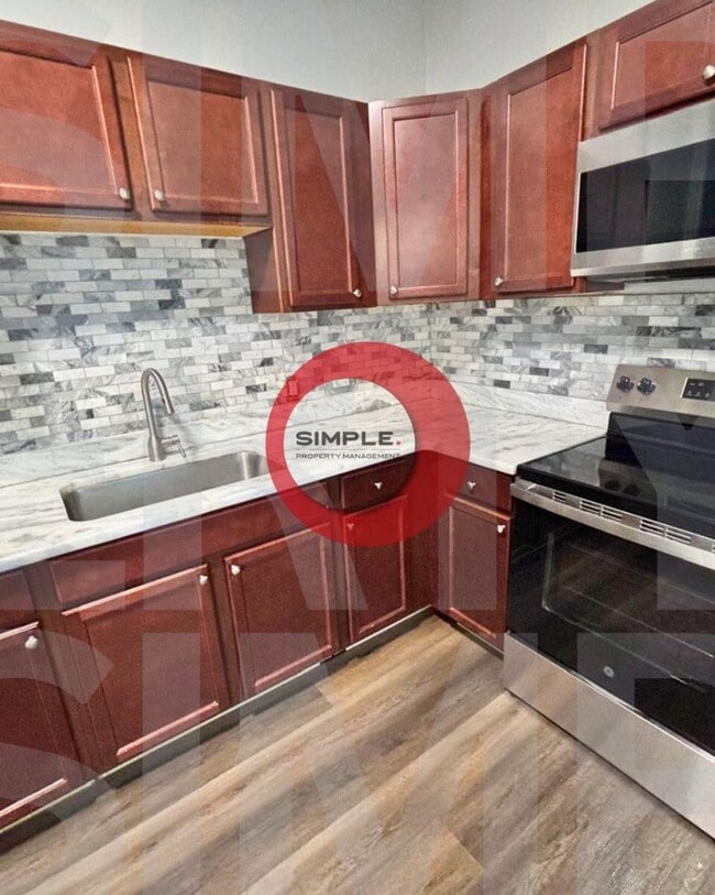 property at 338 S 6th St