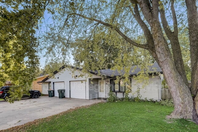 property at 416 S Bird St