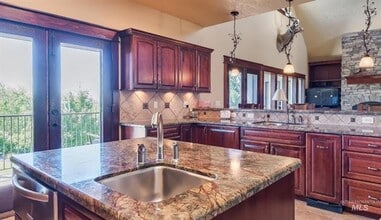 9757 W Lanktree Gulch Rd in Star, ID - Building Photo - Building Photo