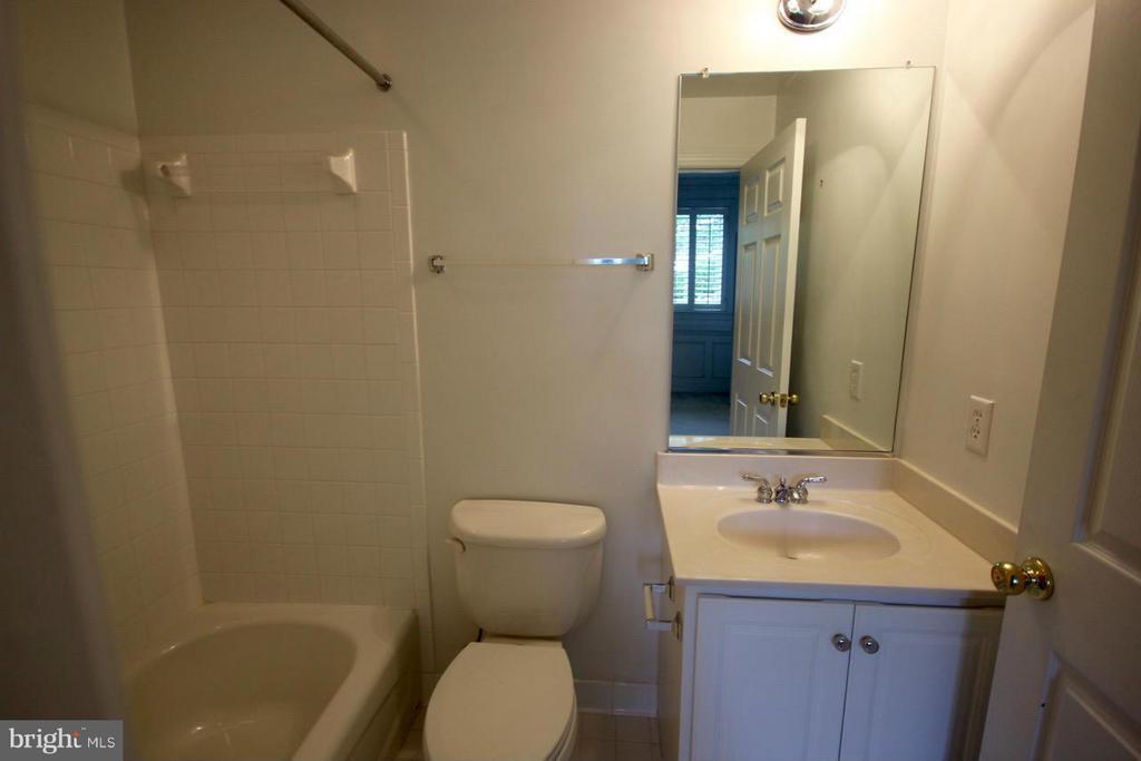 1119 N Kirkwood Rd in Arlington, VA - Building Photo
