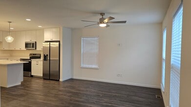 425 Sunset Hollow Drive in Wentzville, MO - Building Photo - Building Photo