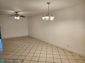 9421 NW 15th St in Pembroke Pines, FL - Building Photo - Building Photo