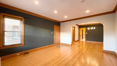 4943 N Marmora Ave in Chicago, IL - Building Photo - Building Photo