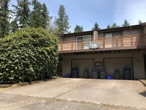 2911-2913 Central Blvd in Eugene, OR - Building Photo - Building Photo