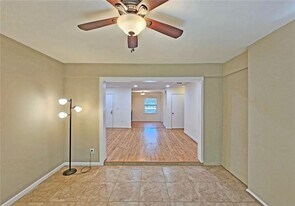 47 Monet Ct NW in Atlanta, GA - Building Photo