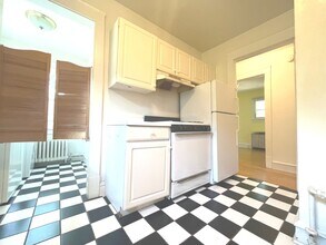 2533 N Lake Dr in Milwaukee, WI - Building Photo - Building Photo