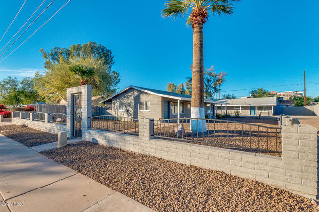 1838 E Oak St in Phoenix, AZ - Building Photo - Building Photo