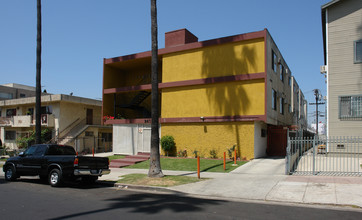 947 Menlo Ave in Los Angeles, CA - Building Photo - Building Photo