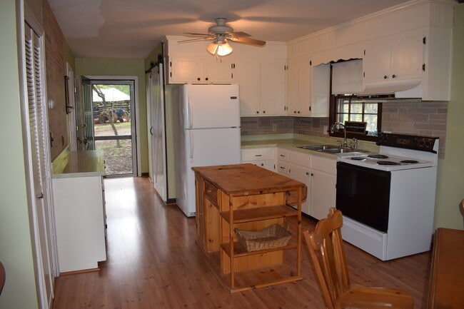 220 Ridgeway Rd in Hardy, VA - Building Photo - Building Photo