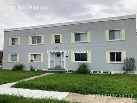 16 W Maplewood Ave in Dayton, OH - Building Photo