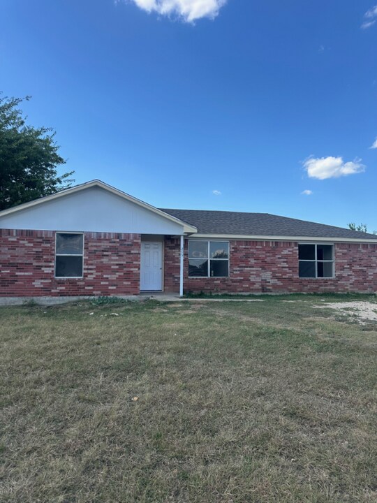 295 Summer Harvest Dr in Lorena, TX - Building Photo