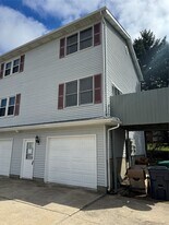 4032 Canterbury Dr in Erie, PA - Building Photo