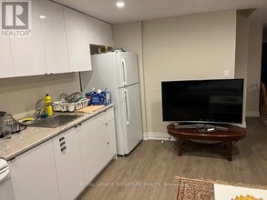 5972 Manzanillo Crescent in Mississauga, ON - Building Photo - Building Photo