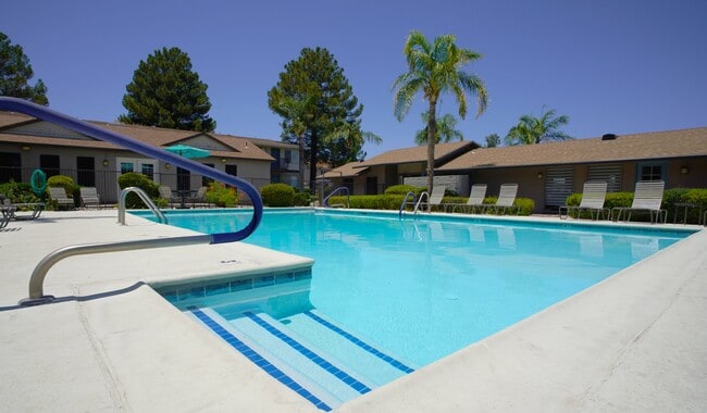 The Springs Apartments in Tucson, AZ - Building Photo - Building Photo