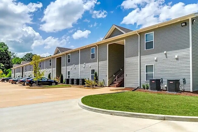 Welcome to Crestview Apartments in Alexander City, AL - Building Photo - Interior Photo