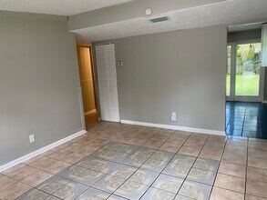 2215 W 12th St in Jacksonville, FL - Building Photo - Building Photo