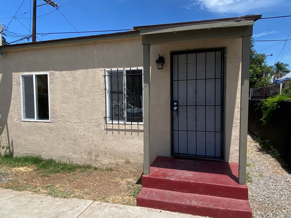 2252-56 Julian Ave in San Diego, CA - Building Photo
