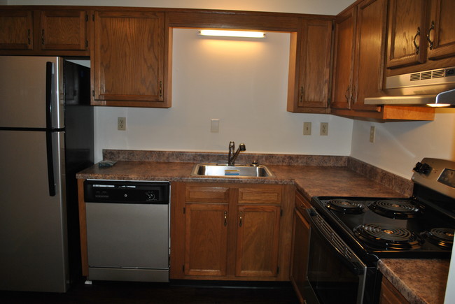 Plaza Square Apartments in New Albany, IN - Building Photo - Building Photo