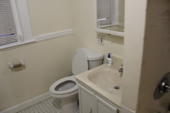 447 Park Dr, Unit 3 in Boston, MA - Building Photo - Building Photo