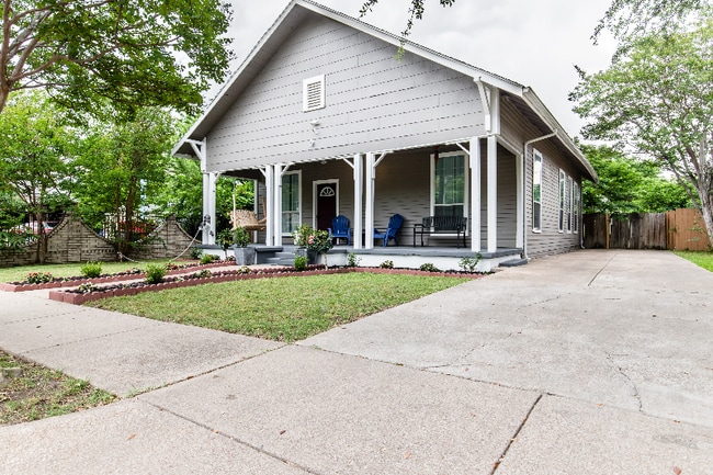 property at 2021 Grainger St