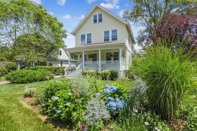 24 Warren Ave in Groton, CT - Building Photo - Building Photo