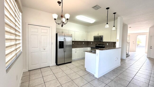 10911 NW 79th St in Doral, FL - Building Photo - Building Photo