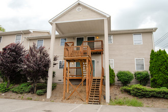 The Gables Apartments at Maple Lake in Bridgeport, WV - Foto de edificio - Other