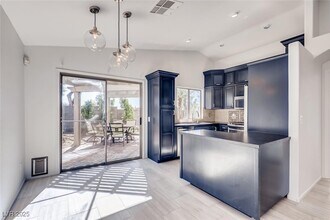 2564 Spruce Creek Dr in Las Vegas, NV - Building Photo - Building Photo