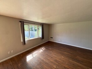 4776 Buffalo Dr SE in Salem, OR - Building Photo - Building Photo