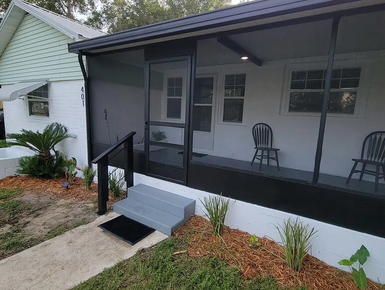 401 S Oakridge Ave in Green Cove Springs, FL - Building Photo