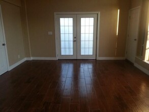 3029 Kowis St in Houston, TX - Foto de edificio - Building Photo