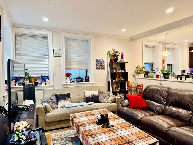 31 Glenville Ave, Unit 31 in Boston, MA - Foto de edificio - Building Photo