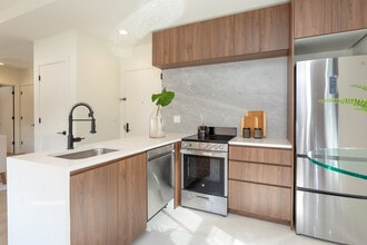 Clinton Flats in Newark, NJ - Building Photo - Interior Photo