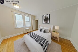 330 St Paul St in Brookline, MA - Building Photo - Building Photo