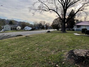 1601 E Unaka Ave in Johnson City, TN - Building Photo - Building Photo