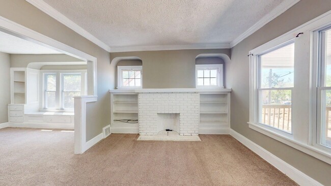 property at 3633 E 143rd St